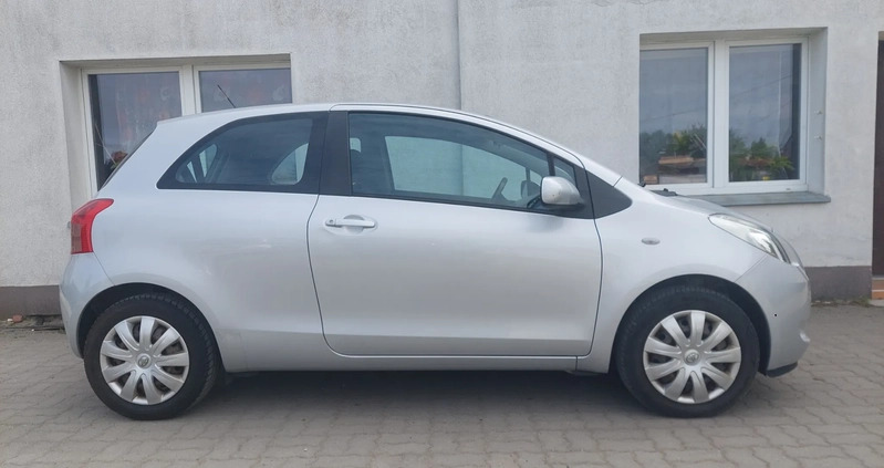 Toyota Yaris cena 12999 przebieg: 140000, rok produkcji 2008 z Tuchola małe 232